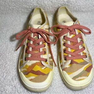 KEEN Elsa Lite Women's Casual Canvas Sneakers Brick Dust/Birch, Size 8